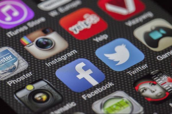 政府提议禁止社交媒体平台上的在线博彩广告:报告