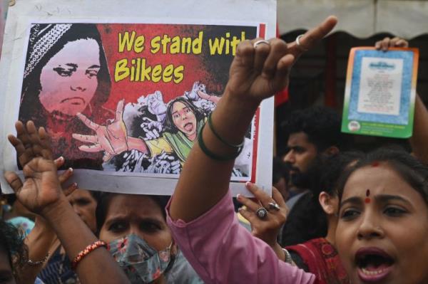 Women shout slogans during a protest against the release of men co<em></em>nvicted of gang-raping Bilkis Bano during the 2002 communal riots in Gujarat, in Mumbai on August 23, 2022.