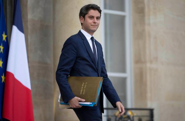 34岁的加布里埃尔·阿塔尔被选为法国有史以来最年轻的总理
