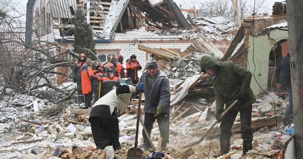 乌克兰:俄罗斯向居民区发射数十枚导弹，造成至少4人死亡