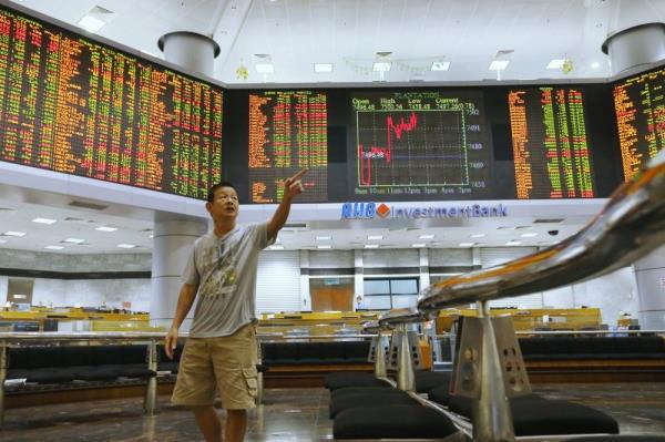 Bursa Malaysia extends its losses to open lower