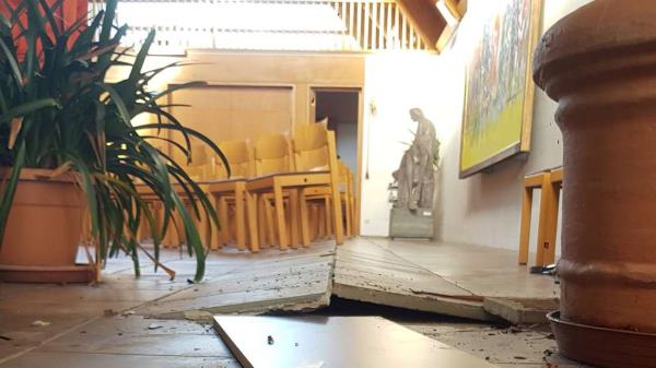 圣彼得教堂的“地板损坏”:圣诞服务在其他地方举行