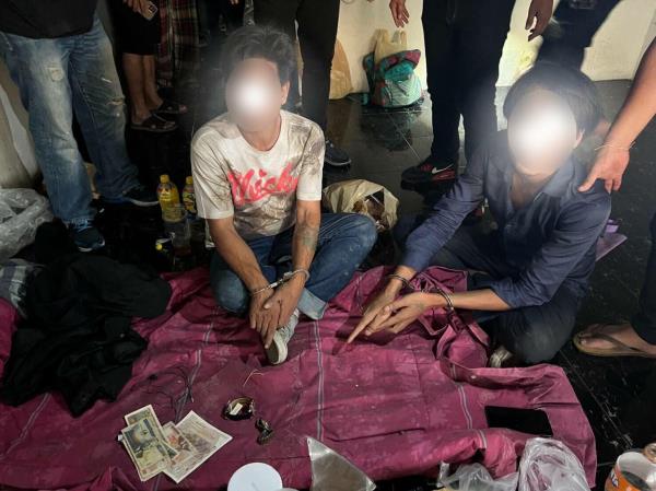 曼谷抓捕:两名泰国男子在泰国领事家中盗窃25万泰铢后被捕