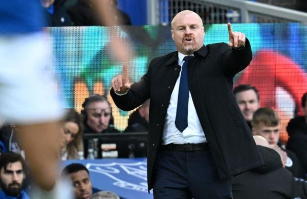 Dyche focused on job at hand amid Everton chaos