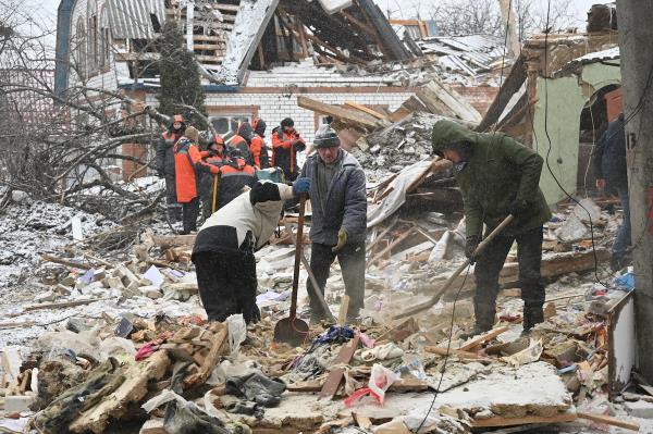 俄罗斯猛烈的导弹袭击袭击了乌克兰各地，造成至少四名平民死亡