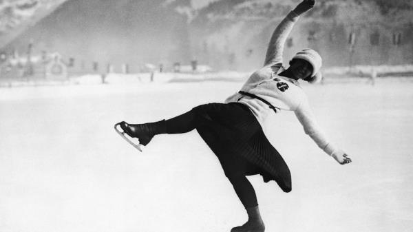 Herma Planck-Szabo of Austria on her way to winning women's figure skating gold at the 1924 Chamo<em></em>nix Winter Olympics.