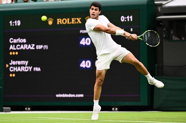 Alcaraz starts Wimbledon title bid in ruthless mood