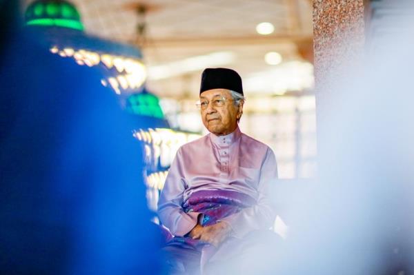 马哈蒂尔博士指责安瓦尔政府通过促进马来西亚多民族来反对宪法