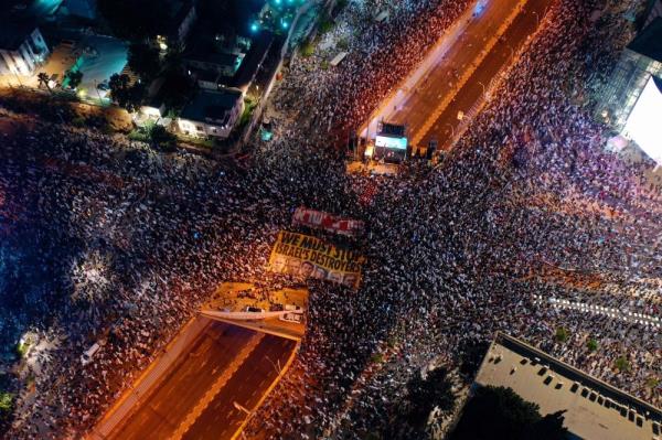 抗议者继续就改革计划向以色列总理施压