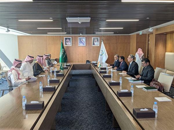 印度官员结束对沙特阿拉伯的访问，旨在加强伙伴关系